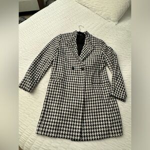 Houndstooth Boucle Double Breasted Car Coat - Size Small NEVER WORN